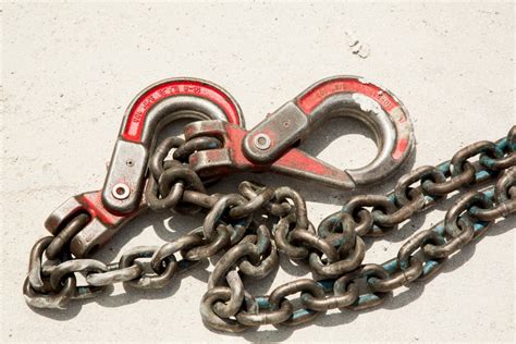 tow strap vs chain